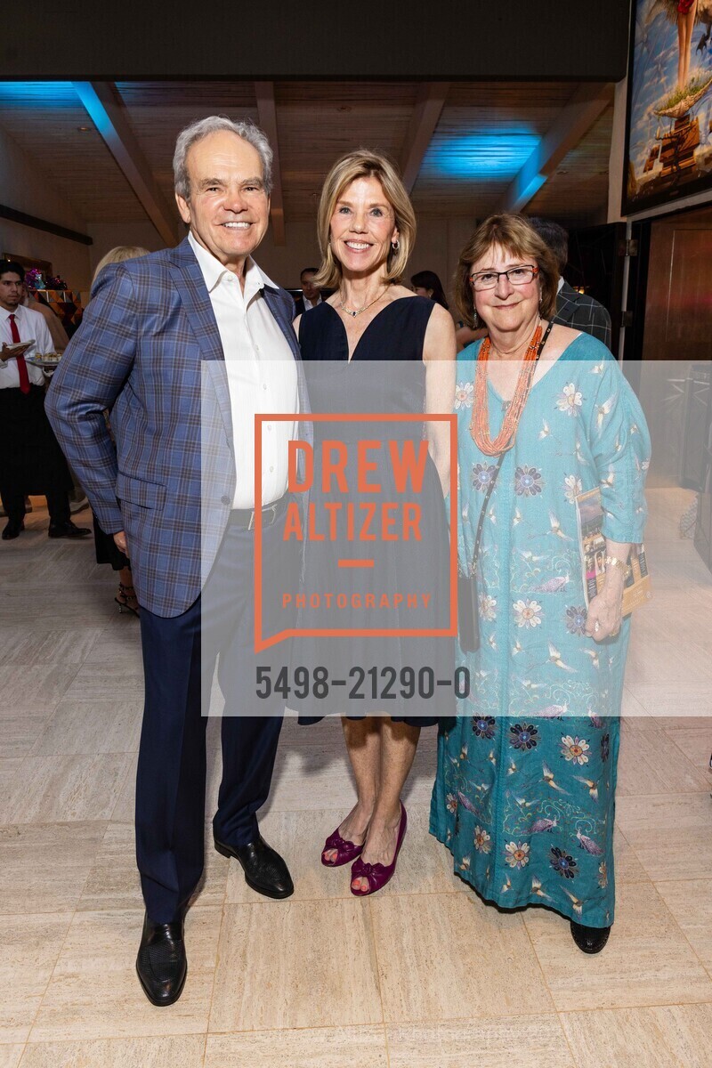 Steve Fike, Kay Fike, Alice Corning, Founder's Dinner for Festival Napa Valley 2023, Private Residence. Private Residence, July 13th, 2023, Photo #5498-21290-0 Steve Fike, Kay Fike, Alice Corning, Photo #5498-21290-0
