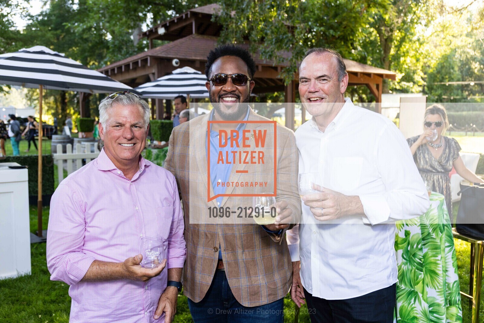 Mark Hanson, Noel Burgess, Charlie Palmer, Opening Night with Festival Orchestra Napa & Patron Dinner at Castello di Amorosa for Festival Napa Valley 2023, Charles Krug @ 2800 Main St, St Helena, CA 94574 US & Castello di Amorosa @ 4045 St Helena Hwy, Calistoga, CA 94515 US. Charles Krug @ 2800 Main St, St Helena, CA 94574 US & Castello di Amorosa @ 4045 St Helena Hwy, Calistoga, CA 94515 US, July 14th, 2023, Photo #1096-21291-0 Mark Hanson, Noel Burgess, Charlie Palmer, Photo #1096-21291-0