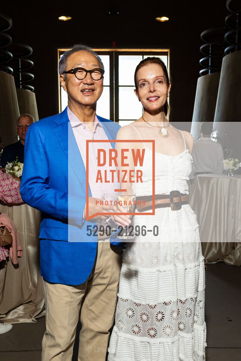 Hi Sang Lee, Sara Steingart, Vintner’s Luncheon at Dana Estates for Festival Napa Valley 2023, Dana Estates. 1500 Whitehall Ln, St Helena, CA 94574, July 16th, 2023, Photo #5290-21296-0 Hi Sang Lee, Sara Steingart, Photo #5290-21296-0