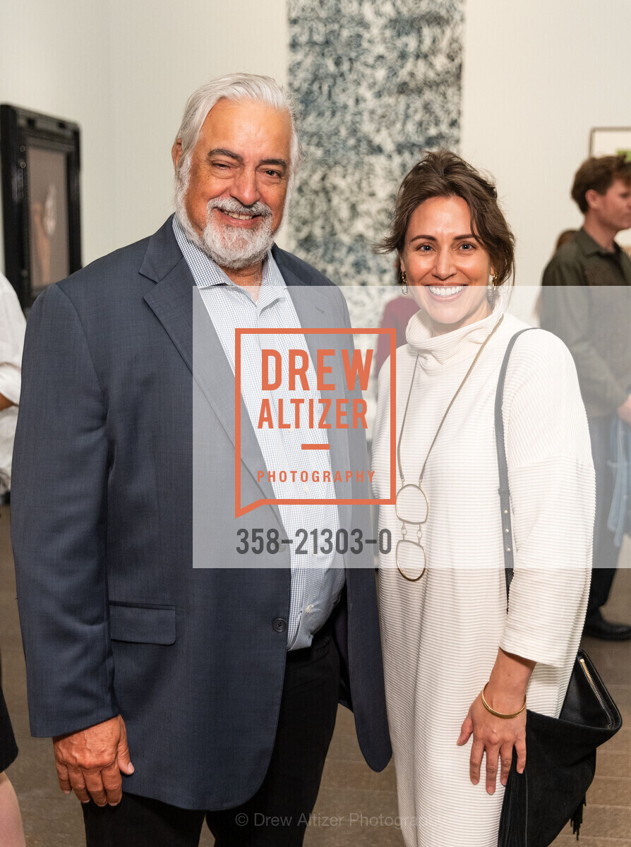 Emil Kakkis, Lani Rovzar, Photo #358-21303-0