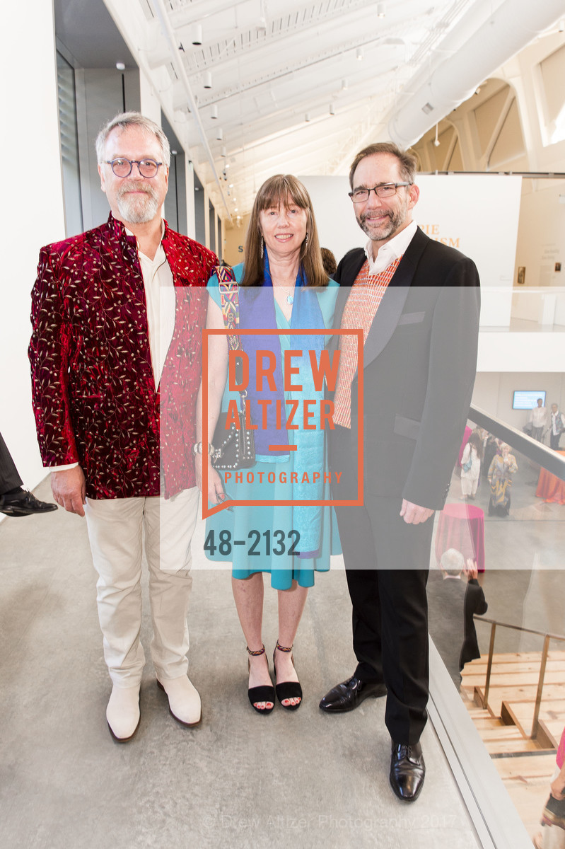 Nion McEvoy, Leslie Berriman, Larry Rinder, BAMPFA Share the Love Gala 2017, BAMPFA. 2155 Center St, May 2nd, 2017, Photo #48-2132 Nion McEvoy, Leslie Berriman, Larry Rinder, Photo #48-2132