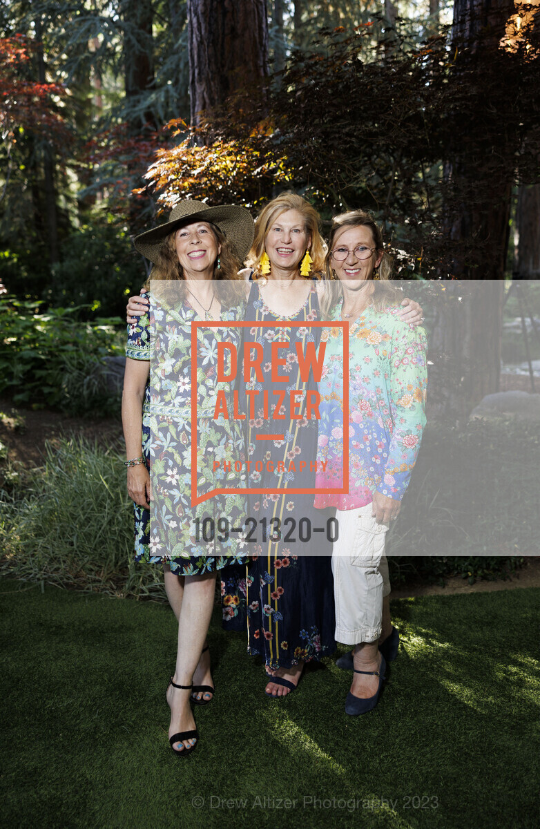 Laurie Woods, Susan Strehlow, Jane Wilson, Photo #109-21320-0