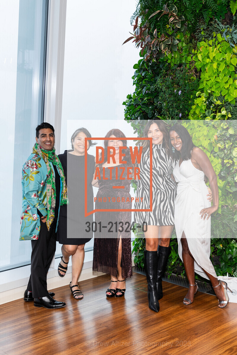 Richard Espinoza, Angelique Uy, Corinna Wong, Christina Fernandez-Sanchez, Latondra Goode, Education Trailblazers 2023 with the W. Ray Johnson Foundation, Salesforce Tower @ 415 Mission St, SF, CA 94105 US. Salesforce Tower @ 415 Mission St, SF, CA 94105 US, August 11th, 2023, Photo #301-21324-0 Richard Espinoza, Angelique Uy, Corinna Wong, Christina Fernandez-Sanchez, Latondra Goode, Photo #301-21324-0