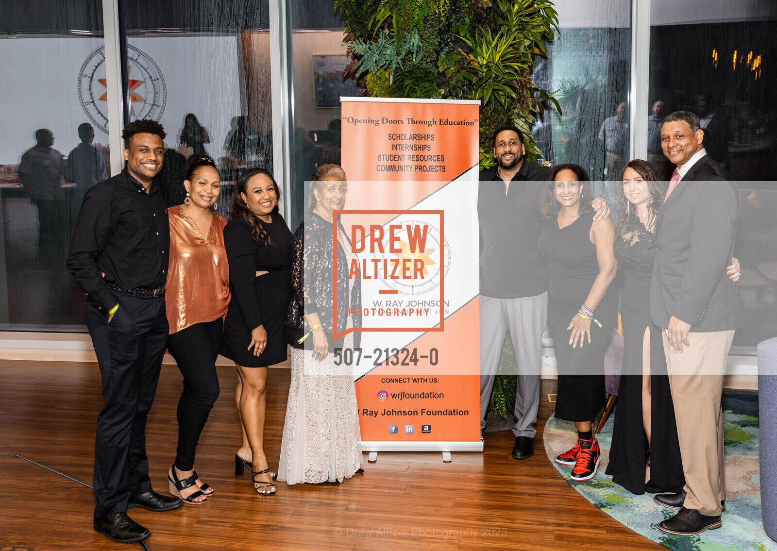 Donovan Williams, Carla Nelson, Taylor Kimber, Erma Johnson, Justin Johnson, Stacee Johnson-Willams, Krysta Wagner, Rodney Johnson, Education Trailblazers 2023 with the W. Ray Johnson Foundation, Salesforce Tower @ 415 Mission St, SF, CA 94105 US. Salesforce Tower @ 415 Mission St, SF, CA 94105 US, August 11th, 2023, Photo #507-21324-0 Donovan Williams, Carla Nelson, Taylor Kimber, Erma Johnson, Justin Johnson, Stacee Johnson-Willams, Krysta Wagner, Rodney Johnson, Photo #507-21324-0
