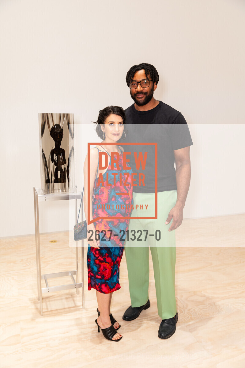 Sheila Vand, Matthew Angelo Harrison, Photo #2627-21327-0