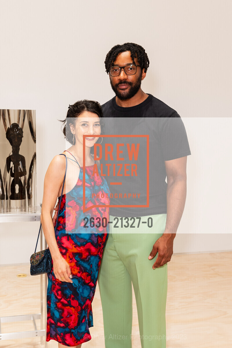 Sheila Vand, Matthew Angelo Harrison, Photo #2630-21327-0