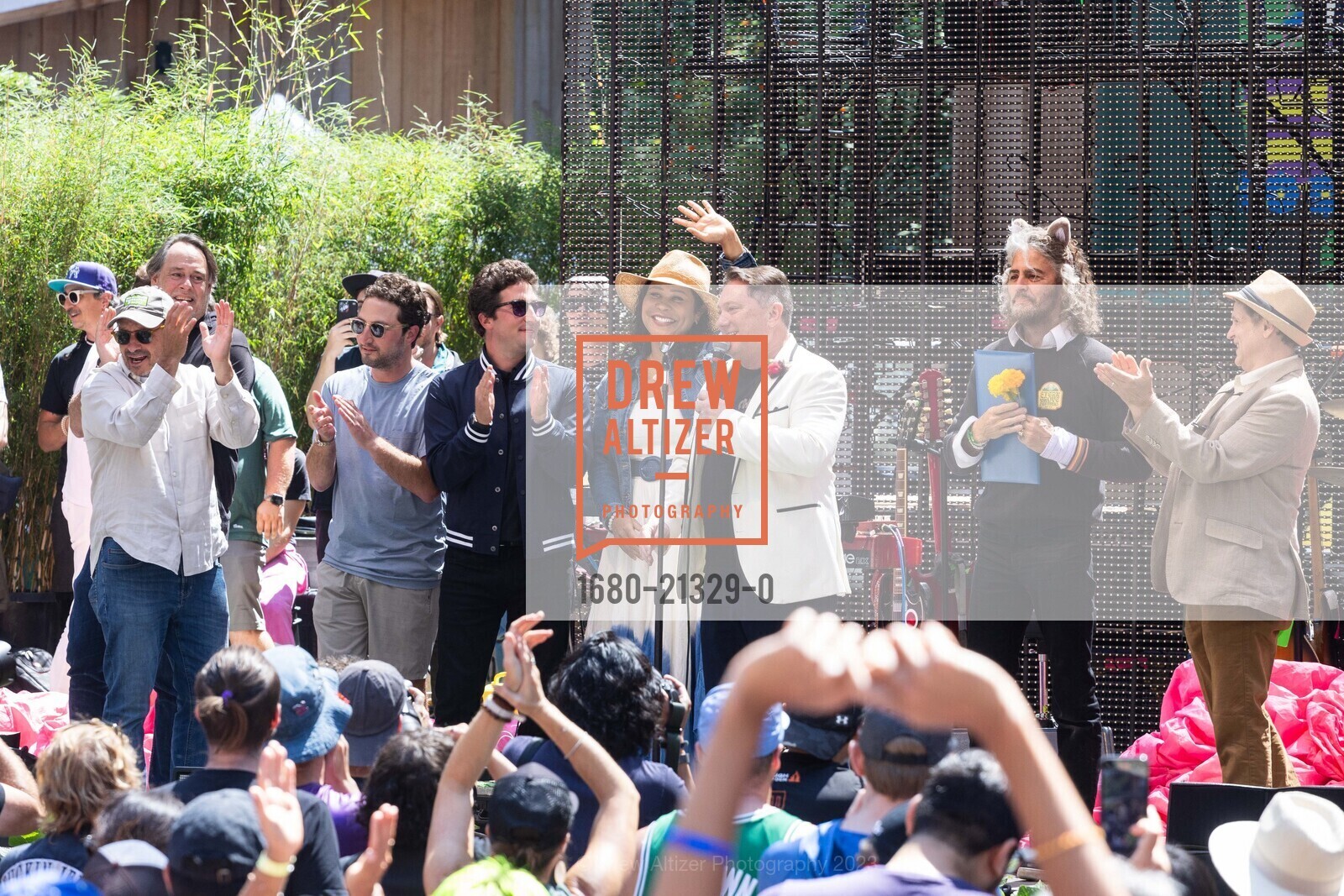David Katznelson, Phil Ginsburg, Jason Goldman, Matthew Goldman, Liam Mayclem London Breed, Wayne Coyne, Bob Fielder, Stern Grove Festival's Big Picnic 2023, Sigmund Stern Recreation Grove @ Stern Grove Festival, SF, CA 94132 US. Sigmund Stern Recreation Grove @ Stern Grove Festival, SF, CA 94132 US, August 20th, 2023, Photo #1680-21329-0 David Katznelson, Phil Ginsburg, Jason Goldman, Matthew Goldman, Liam Mayclem London Breed, Wayne Coyne, Bob Fielder, Photo #1680-21329-0