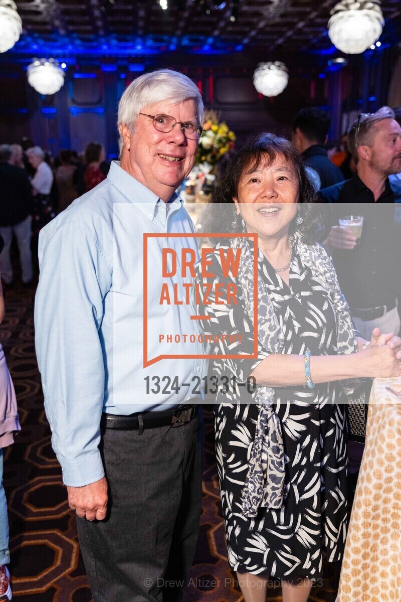 Craig Sharper, Sayuri Sharper, Toast & Taste 2023 presented by SFPDV benefitting Compass Family Services, The Julia Morgan Ballroom @ US. The Julia Morgan Ballroom @ US, August 22nd, 2023, Photo #1324-21331-0 Craig Sharper, Sayuri Sharper, Photo #1324-21331-0
