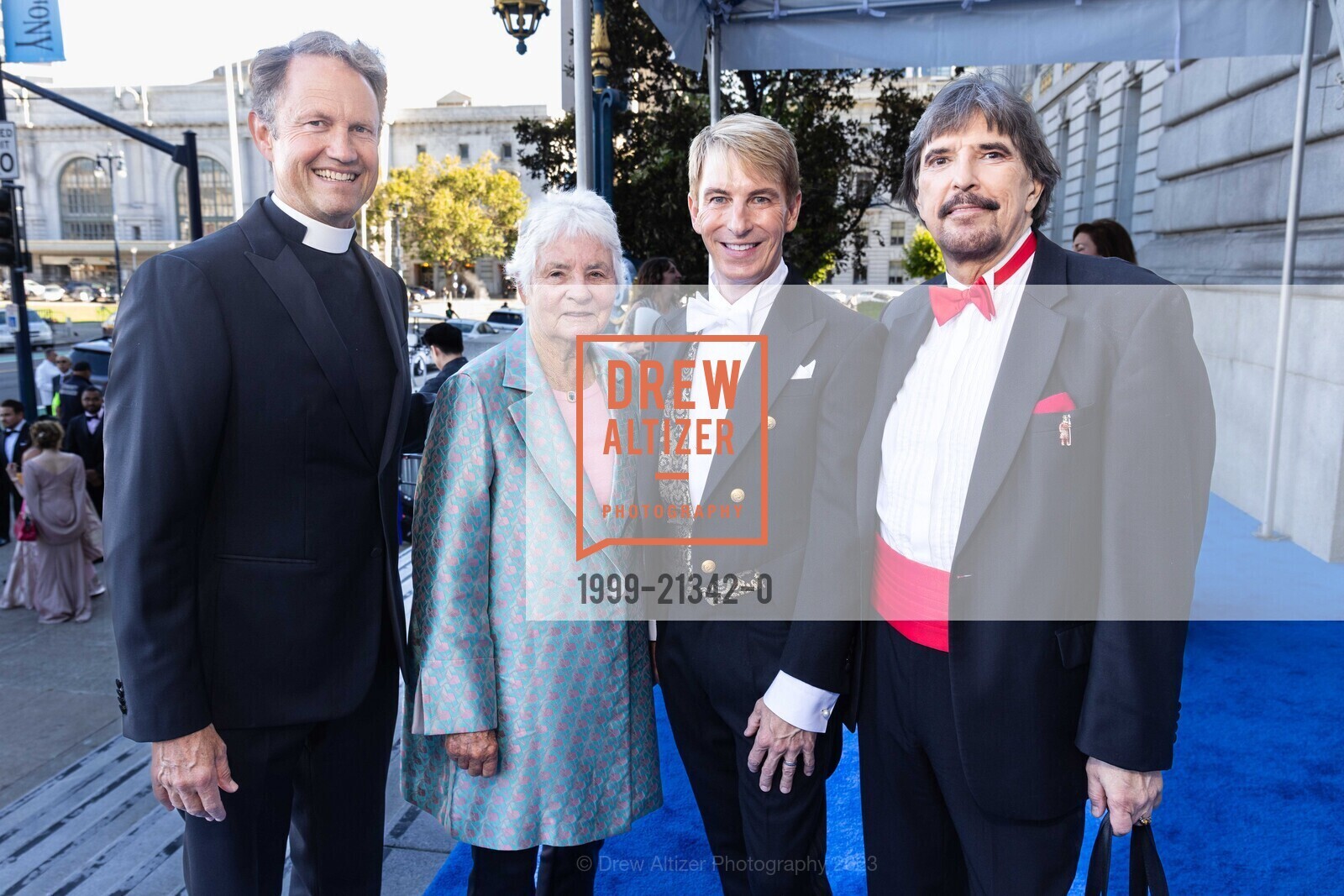 Malcolm Clemens Young, Ute Bowes, Jack Calhoun, John Rosin, San Francisco Opera Ball 2023, San Francisco War Memorial & Performing Arts Center @ 401 Van Ness Ave, SF, CA 94102 US. San Francisco War Memorial & Performing Arts Center @ 401 Van Ness Ave, SF, CA 94102 US, September 8th, 2023, Photo #1999-21342-0 Malcolm Clemens Young, Ute Bowes, Jack Calhoun, John Rosin, Photo #1999-21342-0