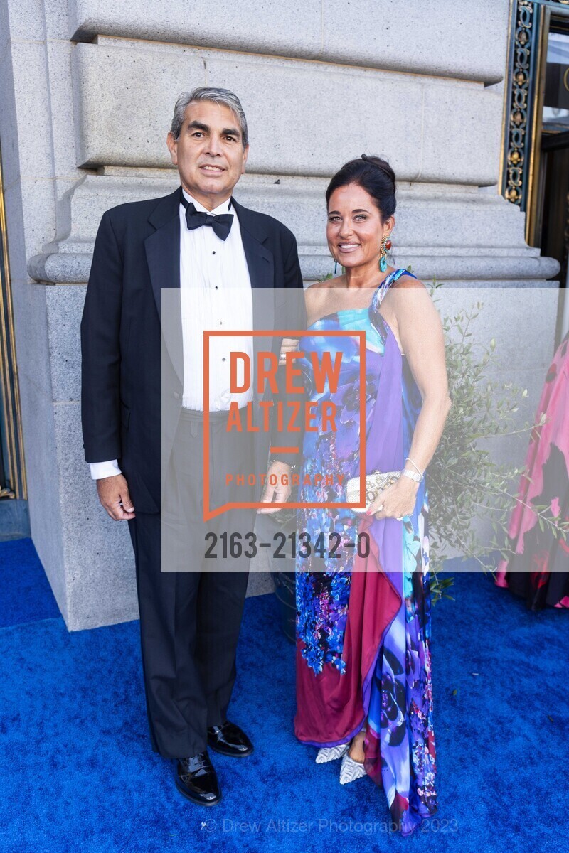Juan Hernandez, Natalia Urrutia-Hernandez, San Francisco Opera Ball 2023, San Francisco War Memorial & Performing Arts Center @ 401 Van Ness Ave, SF, CA 94102 US. San Francisco War Memorial & Performing Arts Center @ 401 Van Ness Ave, SF, CA 94102 US, September 8th, 2023, Photo #2163-21342-0 Juan Hernandez, Natalia Urrutia-Hernandez, Photo #2163-21342-0