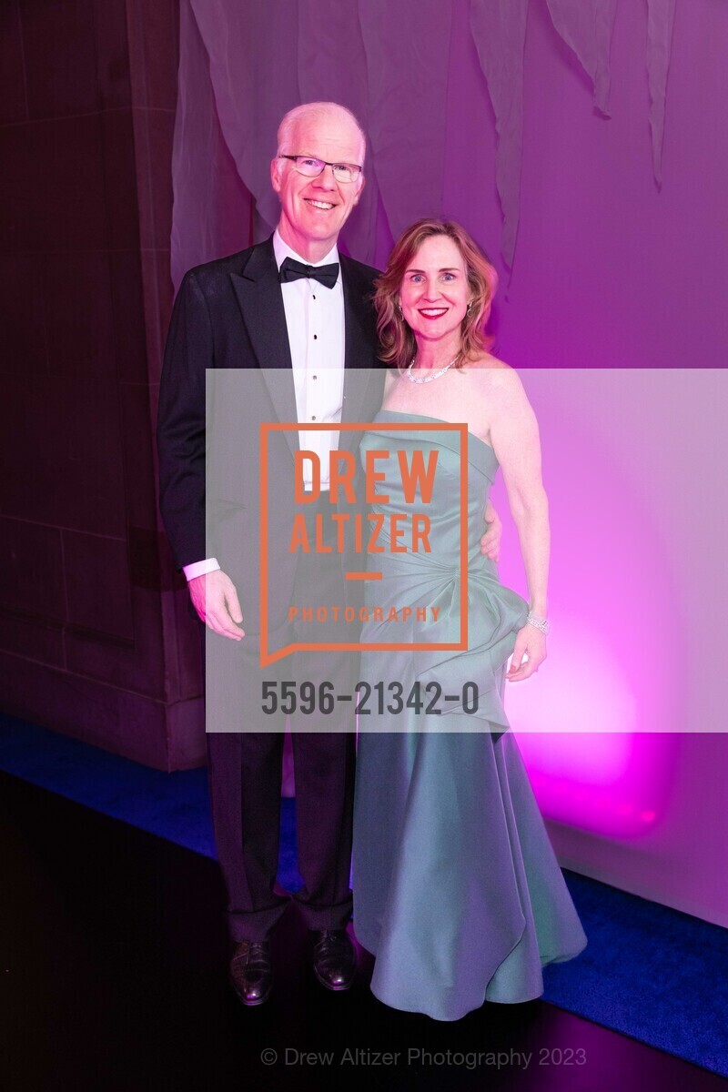 Peter Crawford, Dodie Crawford, San Francisco Opera Ball 2023, San Francisco War Memorial & Performing Arts Center @ 401 Van Ness Ave, SF, CA 94102 US. San Francisco War Memorial & Performing Arts Center @ 401 Van Ness Ave, SF, CA 94102 US, September 8th, 2023, Photo #5596-21342-0 Peter Crawford, Dodie Crawford, Photo #5596-21342-0