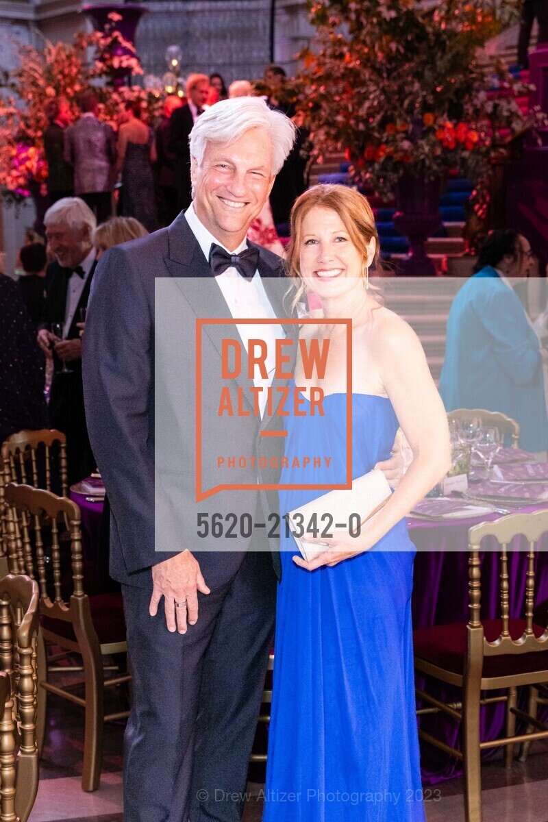 Robert Wright, Marcy Montgomery, San Francisco Opera Ball 2023, San Francisco War Memorial & Performing Arts Center @ 401 Van Ness Ave, SF, CA 94102 US. San Francisco War Memorial & Performing Arts Center @ 401 Van Ness Ave, SF, CA 94102 US, September 8th, 2023, Photo #5620-21342-0 Robert Wright, Marcy Montgomery, Photo #5620-21342-0