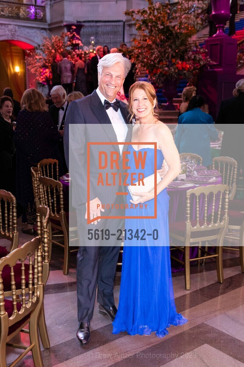 Robert Wright, Marcy Montgomery, San Francisco Opera Ball 2023, San Francisco War Memorial & Performing Arts Center @ 401 Van Ness Ave, SF, CA 94102 US. San Francisco War Memorial & Performing Arts Center @ 401 Van Ness Ave, SF, CA 94102 US, September 8th, 2023, Photo #5619-21342-0 Robert Wright, Marcy Montgomery, Photo #5619-21342-0