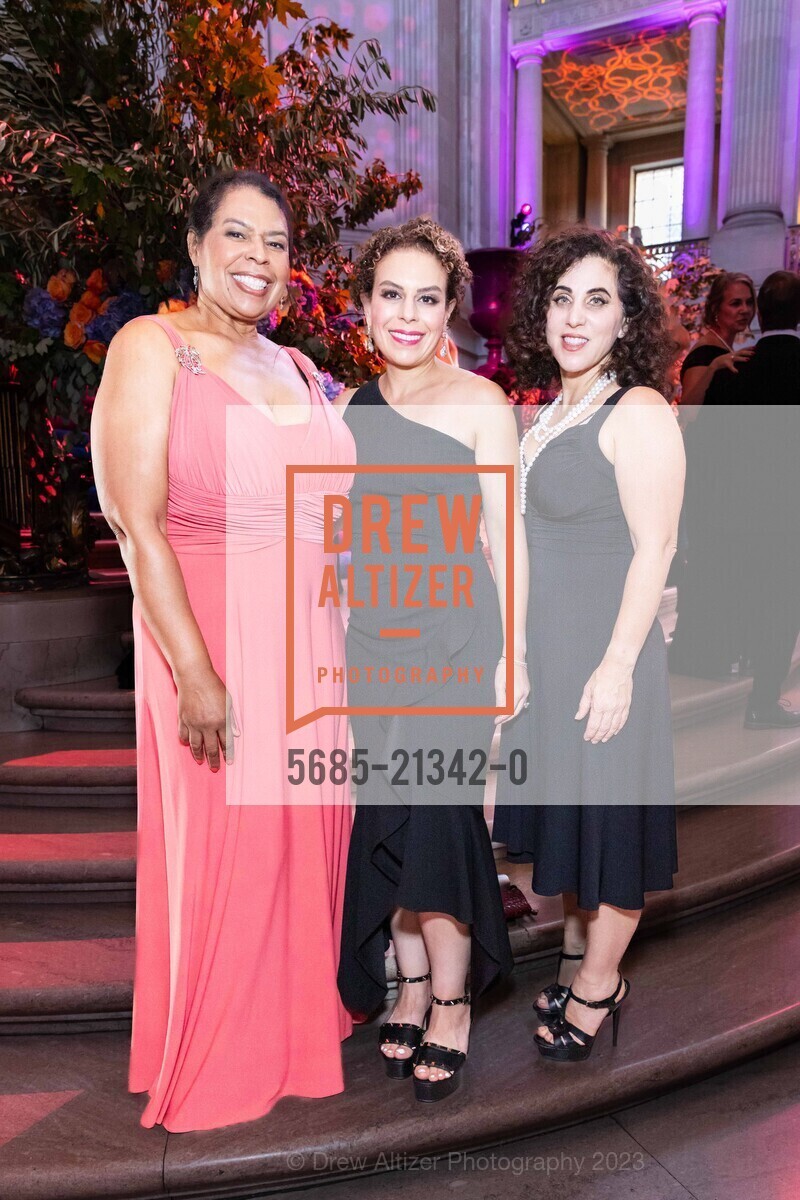 Sue Johnson, Gisu Sadaghiani, Theresa Nicoletto, San Francisco Opera Ball 2023, San Francisco War Memorial & Performing Arts Center @ 401 Van Ness Ave, SF, CA 94102 US. San Francisco War Memorial & Performing Arts Center @ 401 Van Ness Ave, SF, CA 94102 US, September 8th, 2023, Photo #5685-21342-0 Sue Johnson, Gisu Sadaghiani, Theresa Nicoletto, Photo #5685-21342-0
