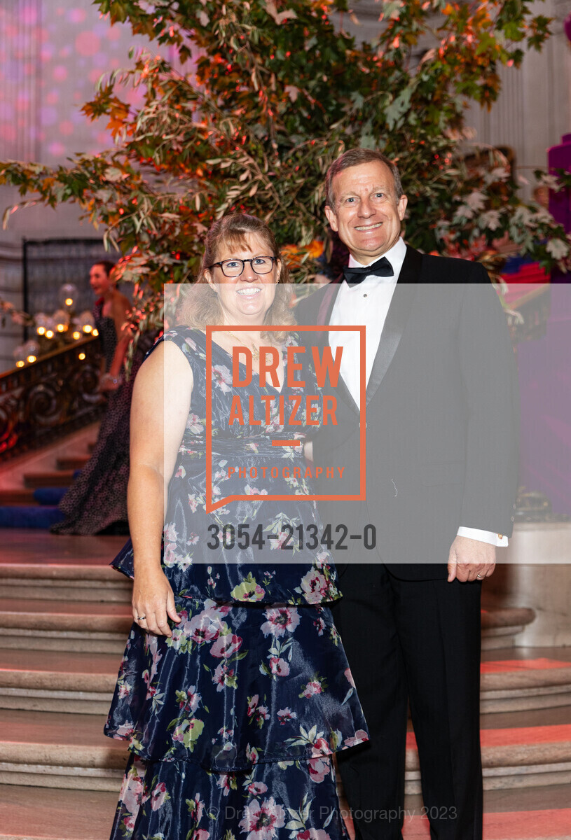 Fiona Walter, Todd Walter, San Francisco Opera Ball 2023, San Francisco War Memorial & Performing Arts Center @ 401 Van Ness Ave, SF, CA 94102 US. San Francisco War Memorial & Performing Arts Center @ 401 Van Ness Ave, SF, CA 94102 US, September 8th, 2023, Photo #3054-21342-0 Fiona Walter, Todd Walter, Photo #3054-21342-0