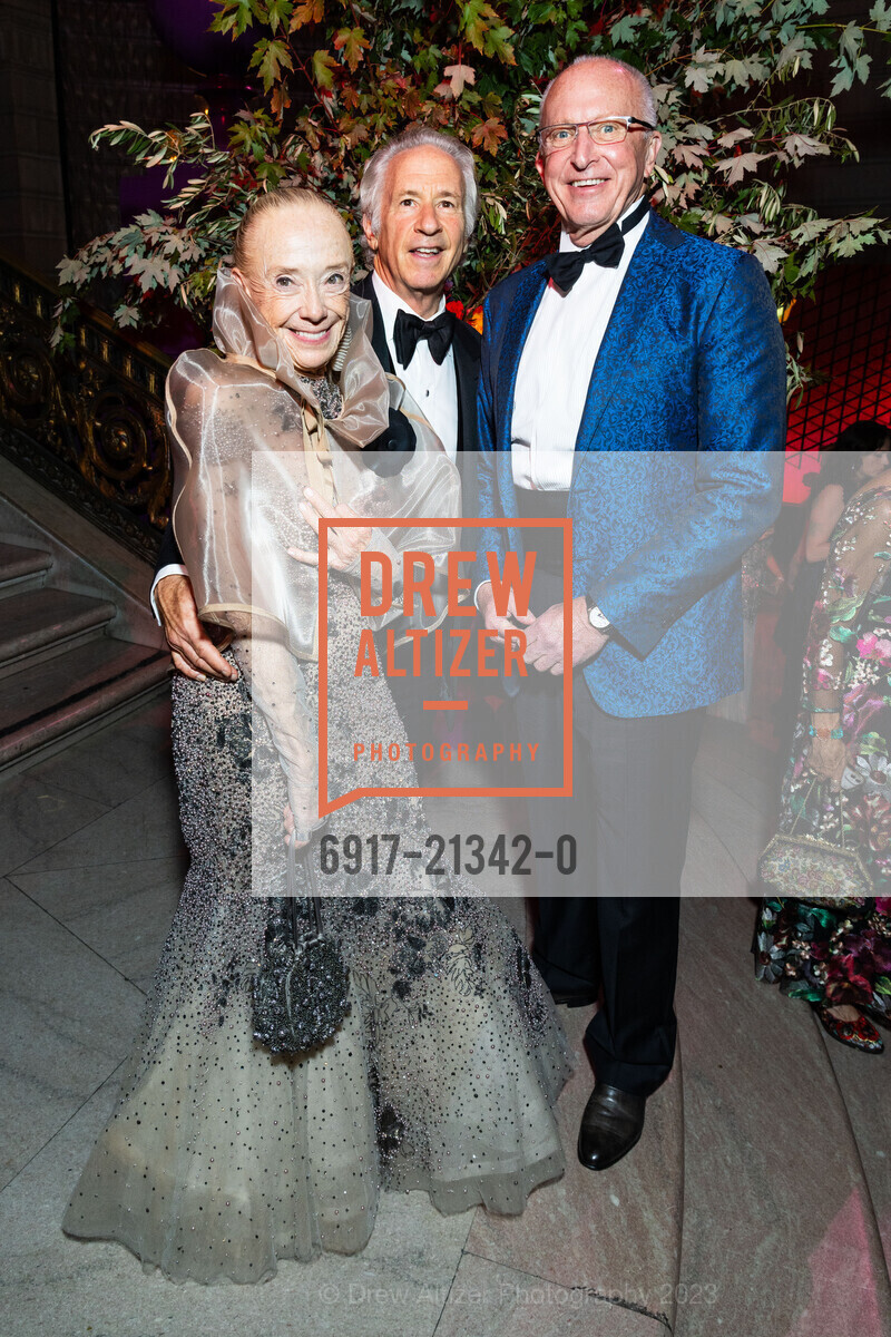 Malin Giddings, Richard Hechler, Neil Ward, San Francisco Opera Ball 2023, San Francisco War Memorial & Performing Arts Center @ 401 Van Ness Ave, SF, CA 94102 US. San Francisco War Memorial & Performing Arts Center @ 401 Van Ness Ave, SF, CA 94102 US, September 8th, 2023, Photo #6917-21342-0 Malin Giddings, Richard Hechler, Neil Ward, Photo #6917-21342-0