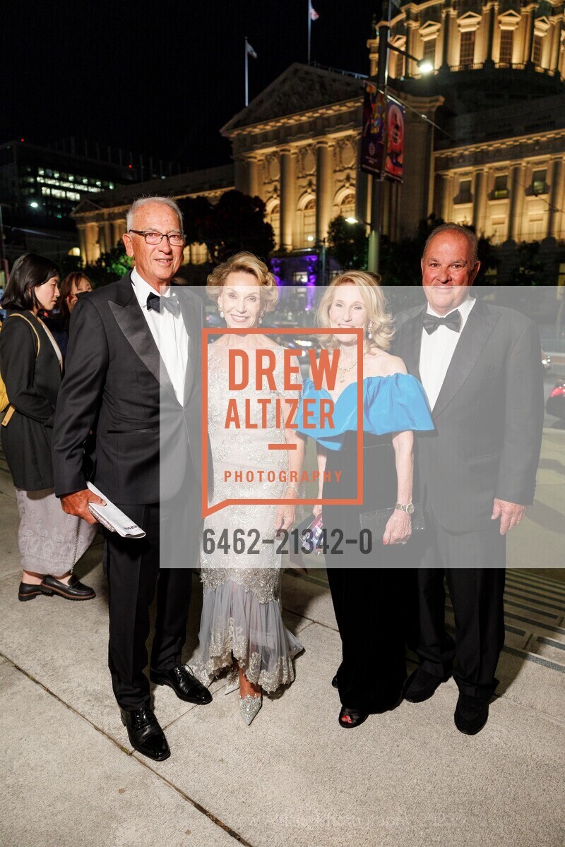 Jerry Parker, Carol Parker, Lorna Meyer Calas, Dennis Calas, San Francisco Opera Ball 2023, San Francisco War Memorial & Performing Arts Center @ 401 Van Ness Ave, SF, CA 94102 US. San Francisco War Memorial & Performing Arts Center @ 401 Van Ness Ave, SF, CA 94102 US, September 8th, 2023, Photo #6462-21342-0 Jerry Parker, Carol Parker, Lorna Meyer Calas, Dennis Calas, Photo #6462-21342-0