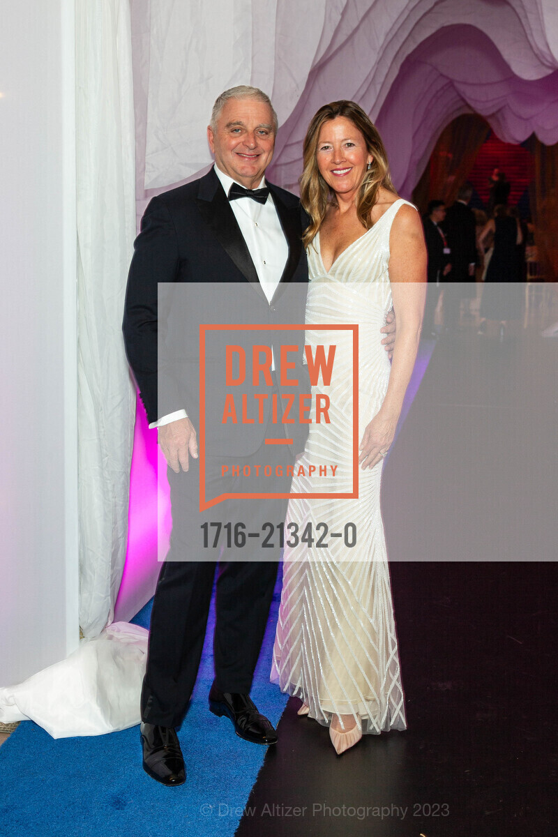 John Riccitiello, Elizabeth Osterman, San Francisco Opera Ball 2023, San Francisco War Memorial & Performing Arts Center @ 401 Van Ness Ave, SF, CA 94102 US. San Francisco War Memorial & Performing Arts Center @ 401 Van Ness Ave, SF, CA 94102 US, September 8th, 2023, Photo #1716-21342-0 John Riccitiello, Elizabeth Osterman, Photo #1716-21342-0