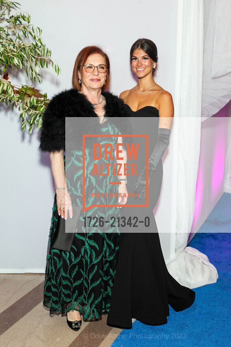 Romana Bracco, Dominique D'Angelo, San Francisco Opera Ball 2023, San Francisco War Memorial & Performing Arts Center @ 401 Van Ness Ave, SF, CA 94102 US. San Francisco War Memorial & Performing Arts Center @ 401 Van Ness Ave, SF, CA 94102 US, September 8th, 2023, Photo #1726-21342-0 Romana Bracco, Dominique D'Angelo, Photo #1726-21342-0