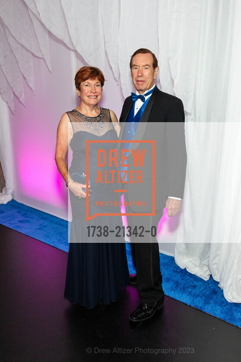 Janet Littlefield, William Coggshall, San Francisco Opera Ball 2023, San Francisco War Memorial & Performing Arts Center @ 401 Van Ness Ave, SF, CA 94102 US. San Francisco War Memorial & Performing Arts Center @ 401 Van Ness Ave, SF, CA 94102 US, September 8th, 2023, Photo #1738-21342-0 Janet Littlefield, William Coggshall, Photo #1738-21342-0