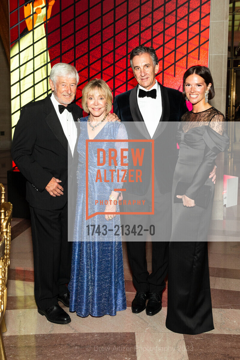 Regis Kelly, Merill Randall, John Hamer, Amy Basco, San Francisco Opera Ball 2023, San Francisco War Memorial & Performing Arts Center @ 401 Van Ness Ave, SF, CA 94102 US. San Francisco War Memorial & Performing Arts Center @ 401 Van Ness Ave, SF, CA 94102 US, September 8th, 2023, Photo #1743-21342-0 Regis Kelly, Merill Randall, John Hamer, Amy Basco, Photo #1743-21342-0