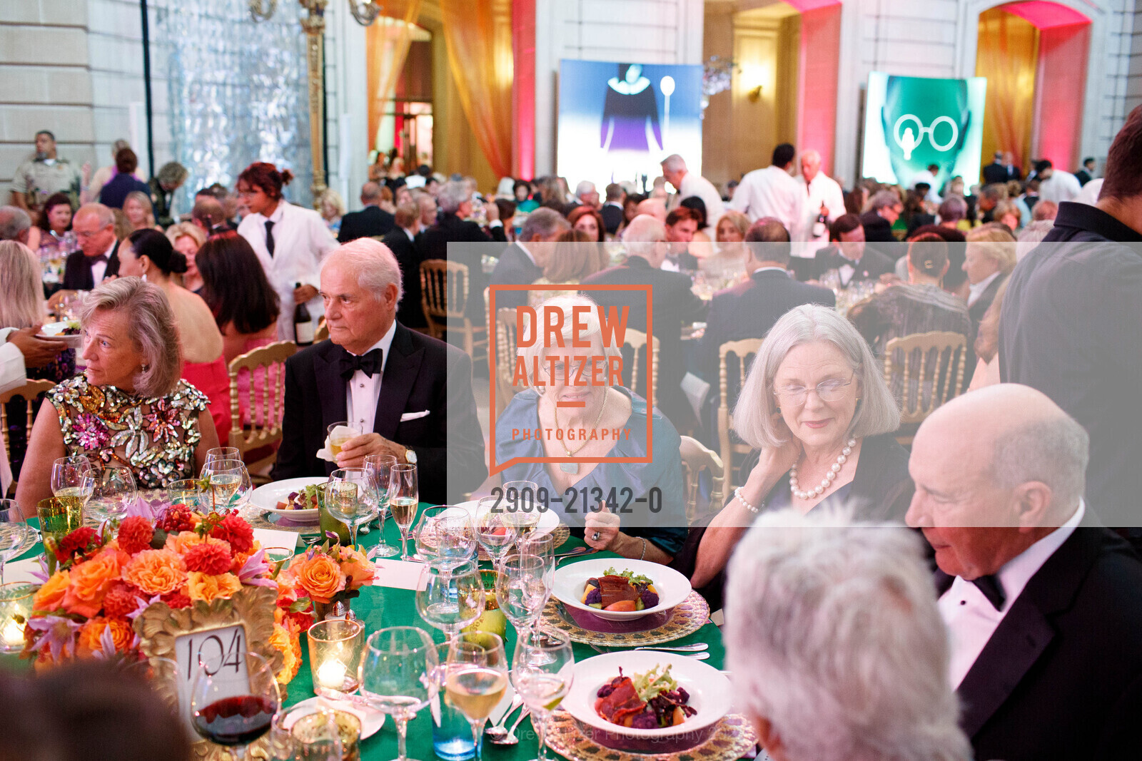 Lynn Poole, Sal Gutierrez, Mary Anderson, Lynn Anderson, Wallace Harper, San Francisco Opera Ball 2023, San Francisco War Memorial & Performing Arts Center @ 401 Van Ness Ave, SF, CA 94102 US. San Francisco War Memorial & Performing Arts Center @ 401 Van Ness Ave, SF, CA 94102 US, September 8th, 2023, Photo #2909-21342-0 Lynn Poole, Sal Gutierrez, Mary Anderson, Lynn Anderson, Wallace Harper, Photo #2909-21342-0