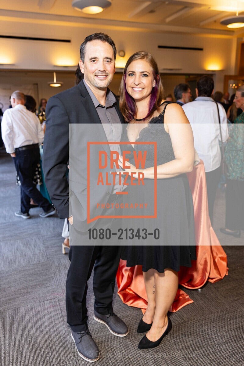 Clark Roberts, Valerie Roberts, Photo #1080-21343-0