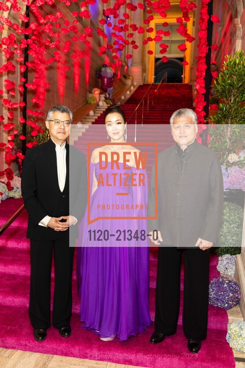 Jay Xu, Sandra Cheung, Tianjin Ren, Asian Art Museum's 2023 Gala Celebrating Takashi Murakami and "Unfamiliar People", Asian Art Museum @ 200 Larkin St, SF, CA 94102 US. Asian Art Museum @ 200 Larkin St, SF, CA 94102 US, September 13th, 2023, Photo #1120-21348-0 Jay Xu, Sandra Cheung, Tianjin Ren, Photo #1120-21348-0