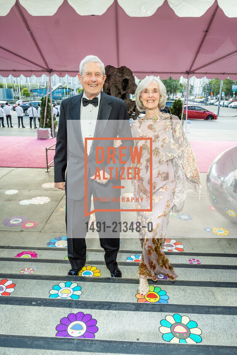 Robert Loarie, Connie Loarie, Asian Art Museum's 2023 Gala Celebrating Takashi Murakami and "Unfamiliar People", Asian Art Museum @ 200 Larkin St, SF, CA 94102 US. Asian Art Museum @ 200 Larkin St, SF, CA 94102 US, September 13th, 2023, Photo #1491-21348-0 Robert Loarie, Connie Loarie, Photo #1491-21348-0
