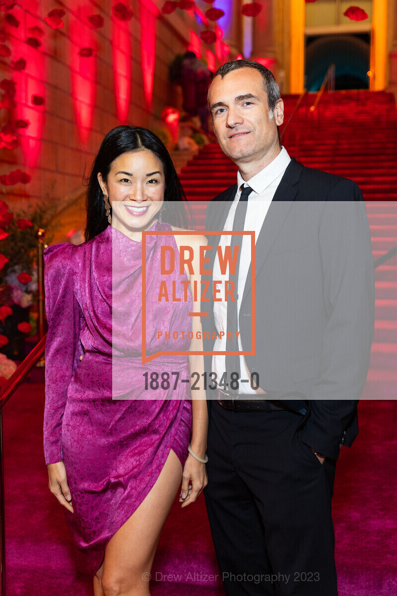 Lily Lin, Andrew Lieberman, Asian Art Museum's 2023 Gala Celebrating Takashi Murakami and "Unfamiliar People", Asian Art Museum @ 200 Larkin St, SF, CA 94102 US. Asian Art Museum @ 200 Larkin St, SF, CA 94102 US, September 13th, 2023, Photo #1887-21348-0 Lily Lin, Andrew Lieberman, Photo #1887-21348-0