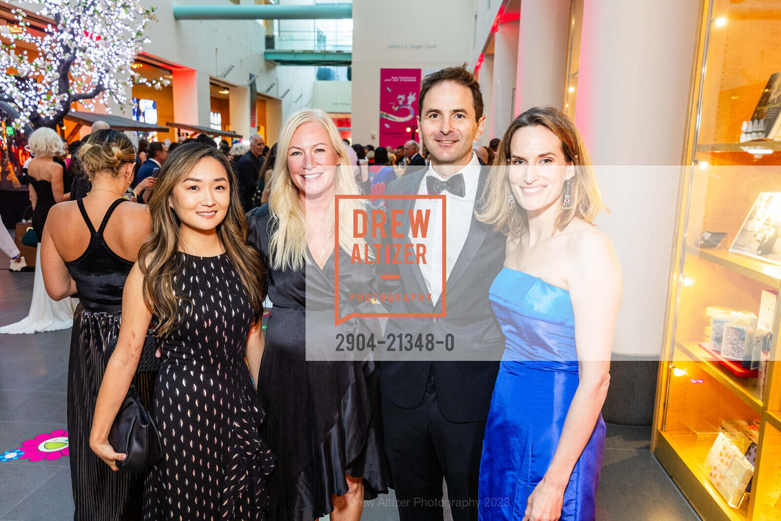 Donna Chung, Elizabeth Sullivan, Pete Blaustein, Sarah Blaustein, Asian Art Museum's 2023 Gala Celebrating Takashi Murakami and "Unfamiliar People", Asian Art Museum @ 200 Larkin St, SF, CA 94102 US. Asian Art Museum @ 200 Larkin St, SF, CA 94102 US, September 13th, 2023, Photo #2904-21348-0 Donna Chung, Elizabeth Sullivan, Pete Blaustein, Sarah Blaustein, Photo #2904-21348-0