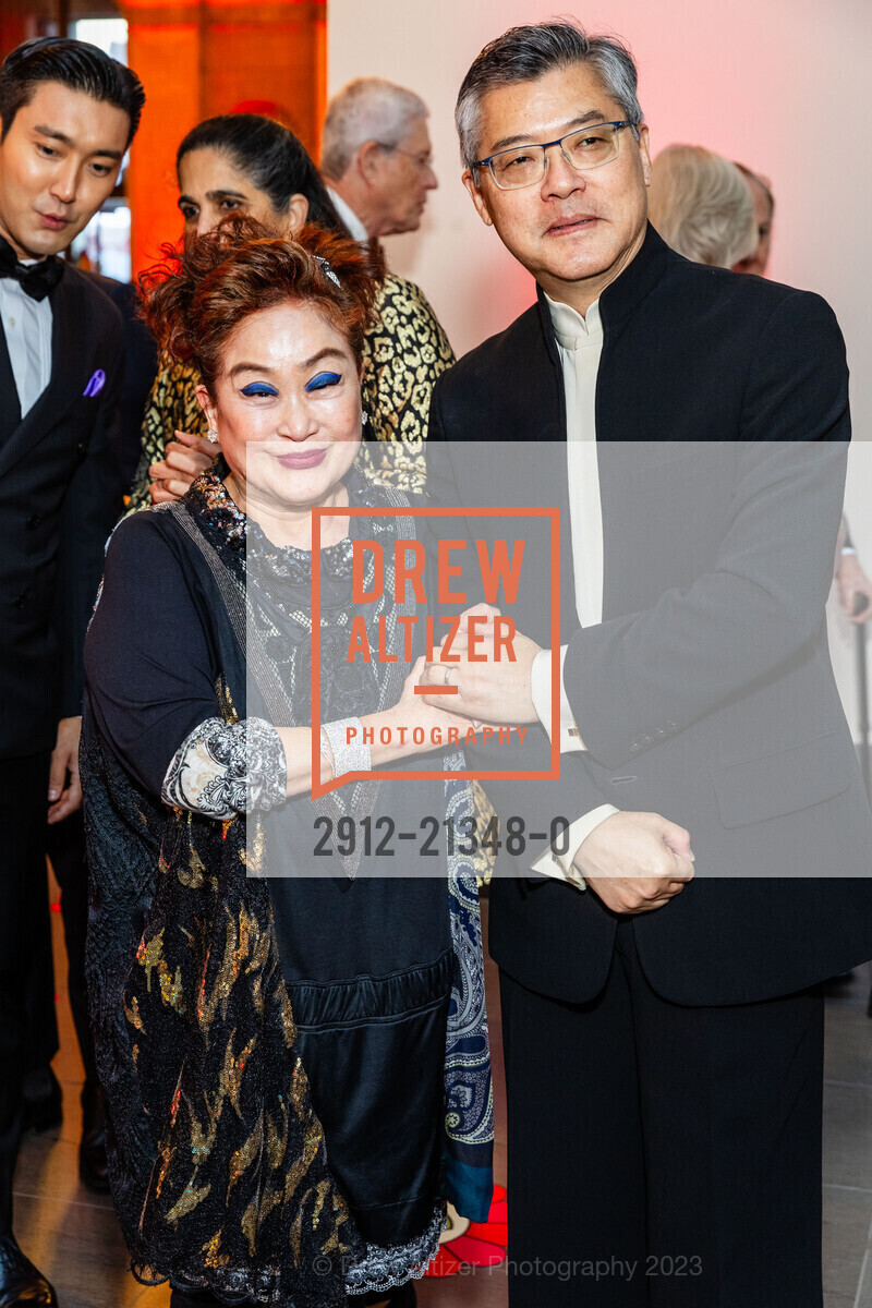 Miky Lee, Jay Xu, Asian Art Museum's 2023 Gala Celebrating Takashi Murakami and "Unfamiliar People", Asian Art Museum @ 200 Larkin St, SF, CA 94102 US. Asian Art Museum @ 200 Larkin St, SF, CA 94102 US, September 13th, 2023, Photo #2912-21348-0 Miky Lee, Jay Xu, Photo #2912-21348-0
