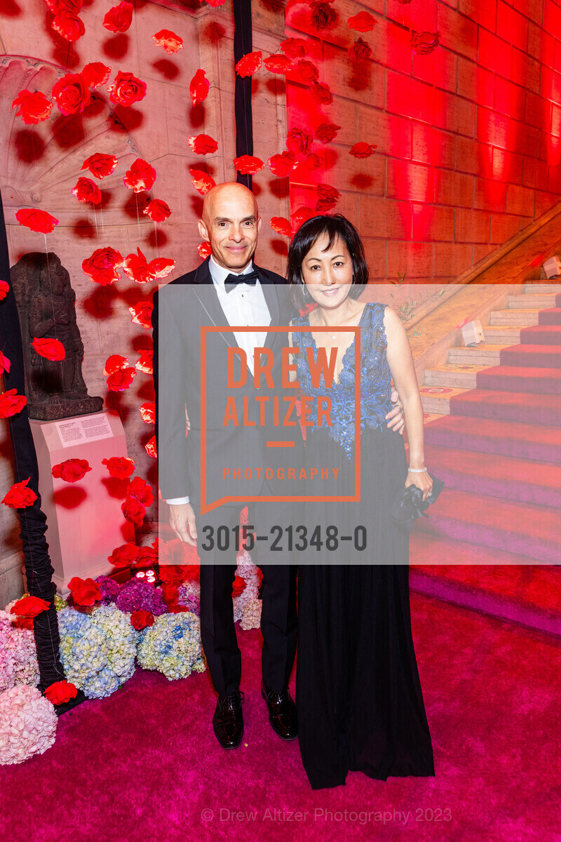 Andre Neumann-Loreck, Kay Yun, Asian Art Museum's 2023 Gala Celebrating Takashi Murakami and "Unfamiliar People", Asian Art Museum @ 200 Larkin St, SF, CA 94102 US. Asian Art Museum @ 200 Larkin St, SF, CA 94102 US, September 13th, 2023, Photo #3015-21348-0 Andre Neumann-Loreck, Kay Yun, Photo #3015-21348-0