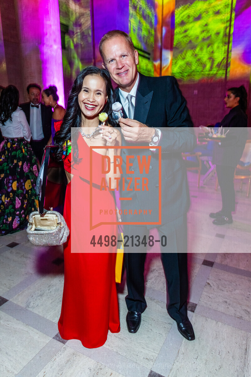 Kinu Masaki, Dean Gardner, Asian Art Museum's 2023 Gala Celebrating Takashi Murakami and "Unfamiliar People", Asian Art Museum @ 200 Larkin St, SF, CA 94102 US. Asian Art Museum @ 200 Larkin St, SF, CA 94102 US, September 13th, 2023, Photo #4498-21348-0 Kinu Masaki, Dean Gardner, Photo #4498-21348-0