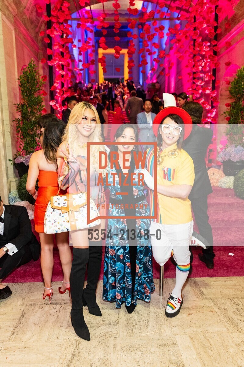 Jaycee Kawaii, Alisa Wong, Onch, Asian Art Museum's 2023 Gala Celebrating Takashi Murakami and "Unfamiliar People", Asian Art Museum @ 200 Larkin St, SF, CA 94102 US. Asian Art Museum @ 200 Larkin St, SF, CA 94102 US, September 13th, 2023, Photo #5354-21348-0 Jaycee Kawaii, Alisa Wong, Onch, Photo #5354-21348-0