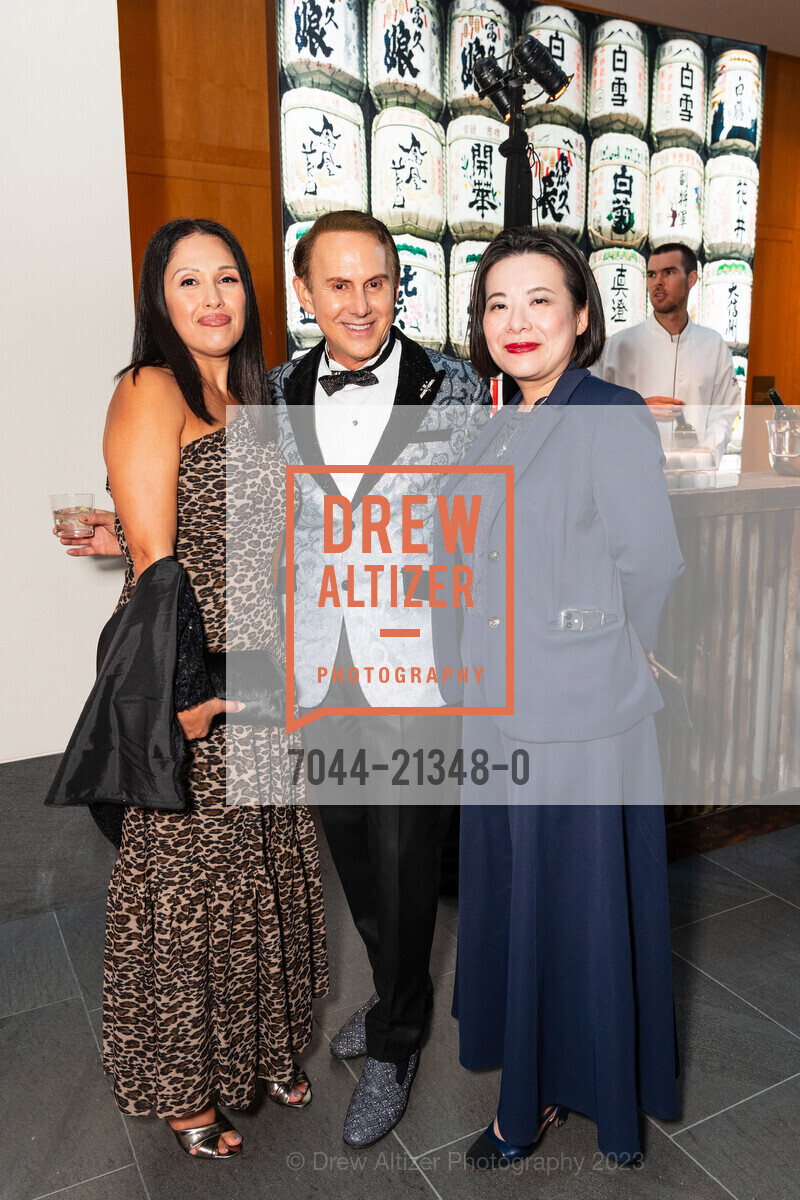 Alessandra Keyes, Joel Goodrich, Lin Huber, Asian Art Museum's 2023 Gala Celebrating Takashi Murakami and "Unfamiliar People", Asian Art Museum @ 200 Larkin St, SF, CA 94102 US. Asian Art Museum @ 200 Larkin St, SF, CA 94102 US, September 13th, 2023, Photo #7044-21348-0 Alessandra Keyes, Joel Goodrich, Lin Huber, Photo #7044-21348-0