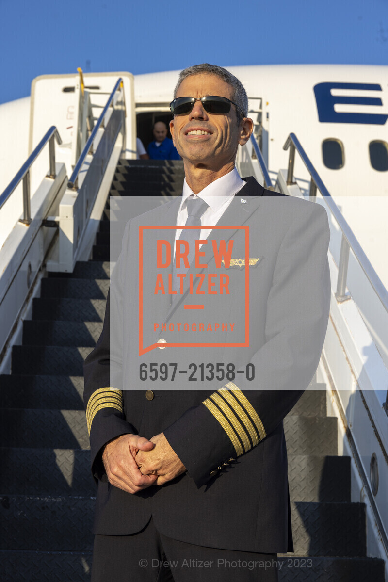 Yoav Chocron, Departure of Prime Minister Benjamin Netanyahu at San Jose Mineta International Airport, SJC. 1455(B) Airport Blvd, San Jose CA 95110, September 18th, 2023, Photo #6597-21358-0 Yoav Chocron, Photo #6597-21358-0