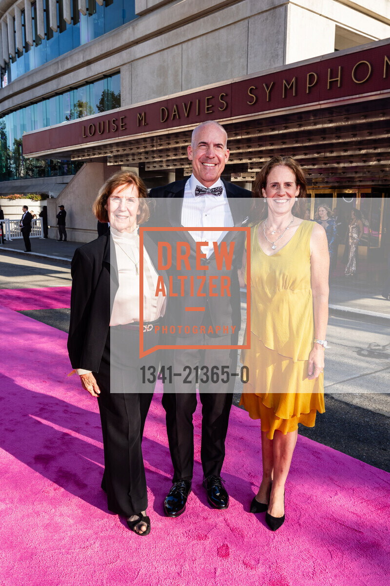 Diane Eisenhauer, Dustin Eisenhauer, Nicole Snethen, San Francisco Symphony Opening Night Gala, Louise M. Davies Symphony Hall. 201 Van Ness Ave, SF, CA 94102 US, September 22nd, 2023, Photo #1341-21365-0 Diane Eisenhauer, Dustin Eisenhauer, Nicole Snethen, Photo #1341-21365-0