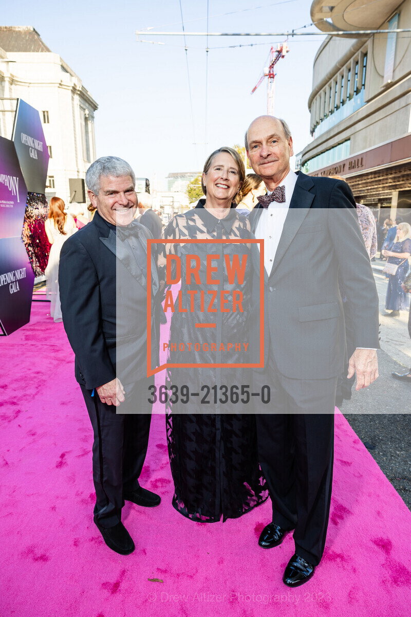 Joshua Robinson, Priscilla Geeslin, Keith Geeslin, San Francisco Symphony Opening Night Gala, Louise M. Davies Symphony Hall. 201 Van Ness Ave, SF, CA 94102 US, September 22nd, 2023, Photo #3639-21365-0 Joshua Robinson, Priscilla Geeslin, Keith Geeslin, Photo #3639-21365-0