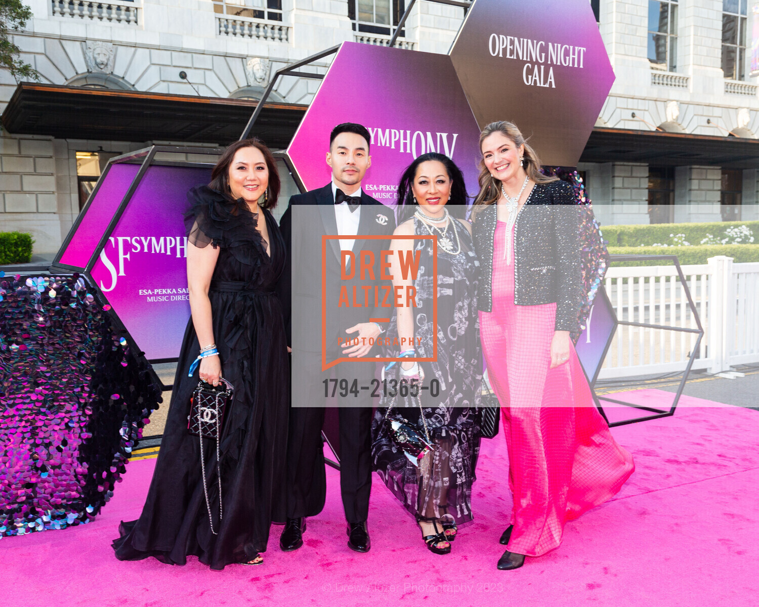 Anita Hsueh, Peter Shin, Vanessa Mar, Angelique Meckley, San Francisco Symphony Opening Night Gala, Louise M. Davies Symphony Hall. 201 Van Ness Ave, SF, CA 94102 US, September 22nd, 2023, Photo #1794-21365-0 Anita Hsueh, Peter Shin, Vanessa Mar, Angelique Meckley, Photo #1794-21365-0