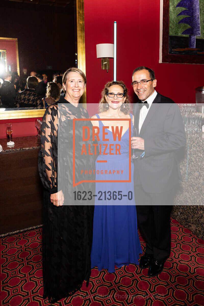 Priscilla Geeslin, Rebecca Macieira-Kaufmann, Gonzalo Macieira-Kaufmann, San Francisco Symphony Opening Night Gala, Louise M. Davies Symphony Hall. 201 Van Ness Ave, SF, CA 94102 US, September 22nd, 2023, Photo #1623-21365-0 Priscilla Geeslin, Rebecca Macieira-Kaufmann, Gonzalo Macieira-Kaufmann, Photo #1623-21365-0
