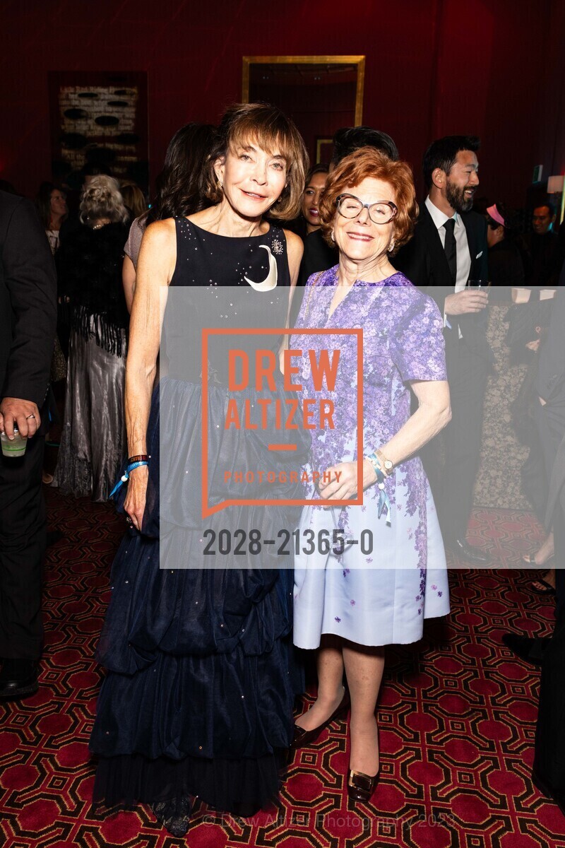 Michele Corash, Mary Falvey, San Francisco Symphony Opening Night Gala, Louise M. Davies Symphony Hall. 201 Van Ness Ave, SF, CA 94102 US, September 22nd, 2023, Photo #2028-21365-0 Michele Corash, Mary Falvey, Photo #2028-21365-0