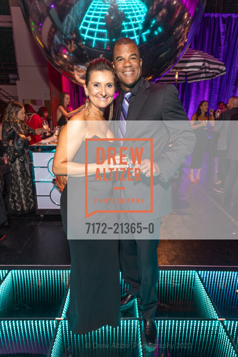 Lucy Conley, Greg Hunter, Photo #7172-21365-0
