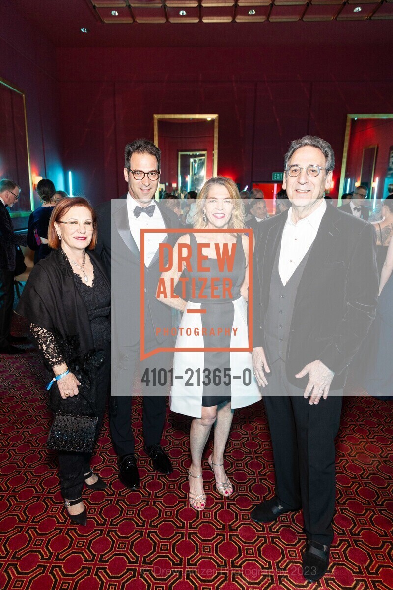 Romana Bracco, Jeff Levin, Beth Schnitzer, Fred Levin, San Francisco Symphony Opening Night Gala, Louise M. Davies Symphony Hall. 201 Van Ness Ave, SF, CA 94102 US, September 22nd, 2023, Photo #4101-21365-0 Romana Bracco, Jeff Levin, Beth Schnitzer, Fred Levin, Photo #4101-21365-0