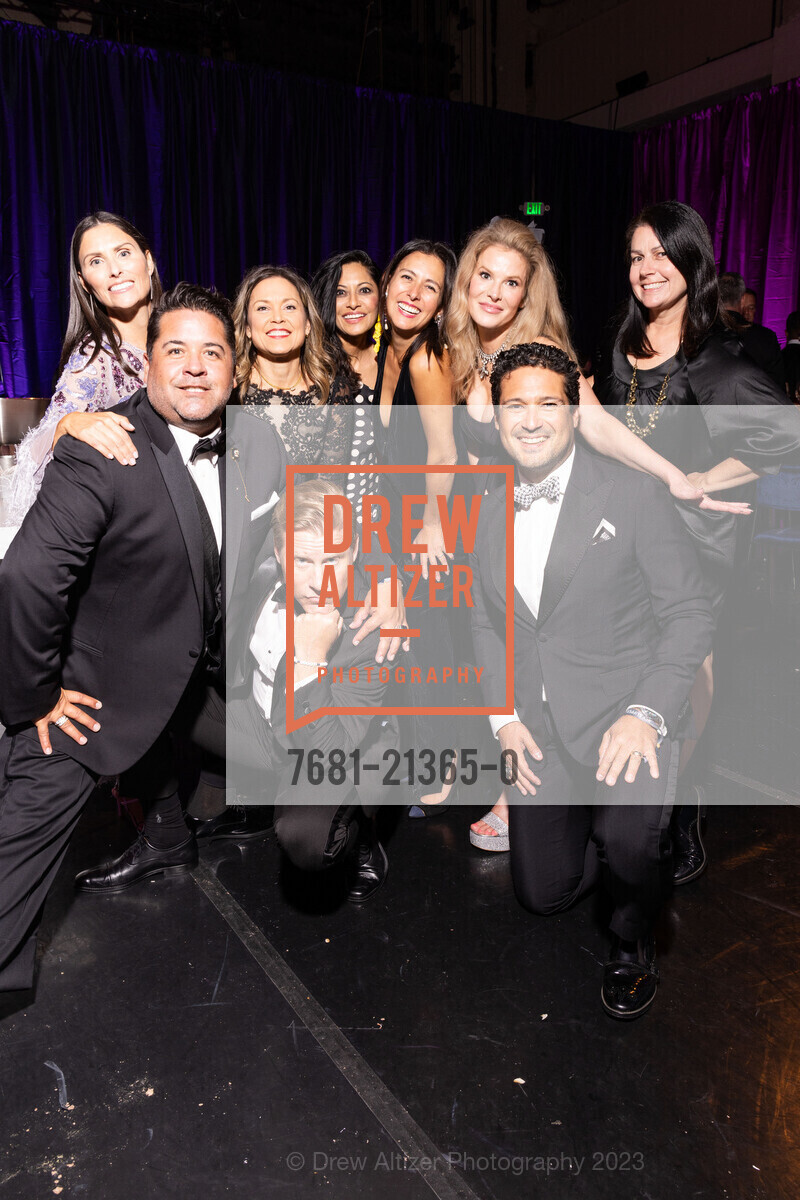 Brent Sanchez, Nicole Daly, Jacob Mullins, Nate Daly, Karen Hennessy, Nancy Reyes Mullins, Susan Calvert Deloche, Roneeta Lal, Jane Grosvenor, San Francisco Symphony Opening Night Gala, Louise M. Davies Symphony Hall. 201 Van Ness Ave, SF, CA 94102 US, September 22nd, 2023, Photo #7681-21365-0 Brent Sanchez, Nicole Daly, Jacob Mullins, Nate Daly, Karen Hennessy, Nancy Reyes Mullins, Susan Calvert Deloche, Roneeta Lal, Jane Grosvenor, Photo #7681-21365-0