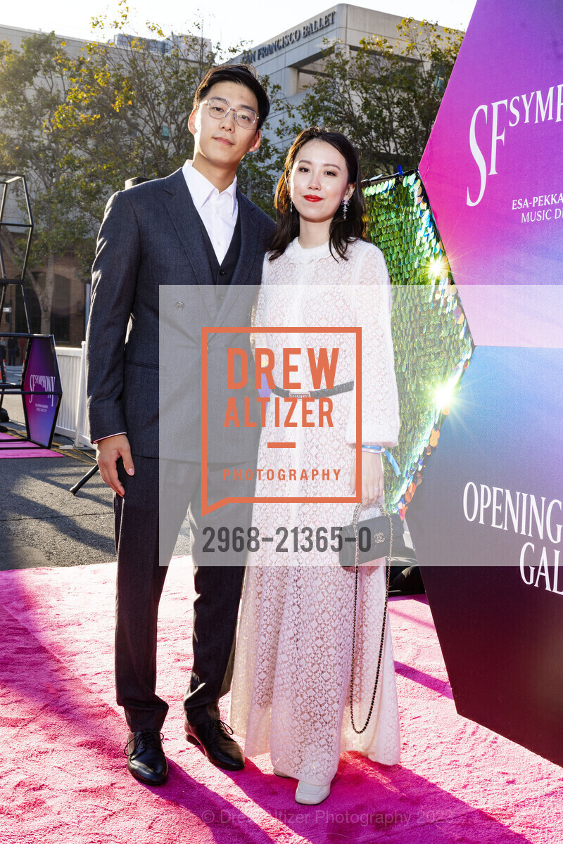 Leo Wang, Aurora Zhou, Photo #2968-21365-0