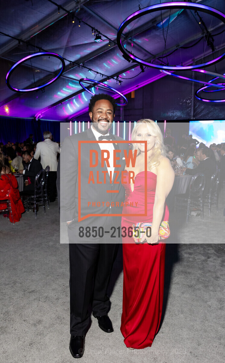 Noel Burgess, Kristen Green-Kutch, San Francisco Symphony Opening Night Gala, Louise M. Davies Symphony Hall. 201 Van Ness Ave, SF, CA 94102 US, September 22nd, 2023, Photo #8850-21365-0 Noel Burgess, Kristen Green-Kutch, Photo #8850-21365-0