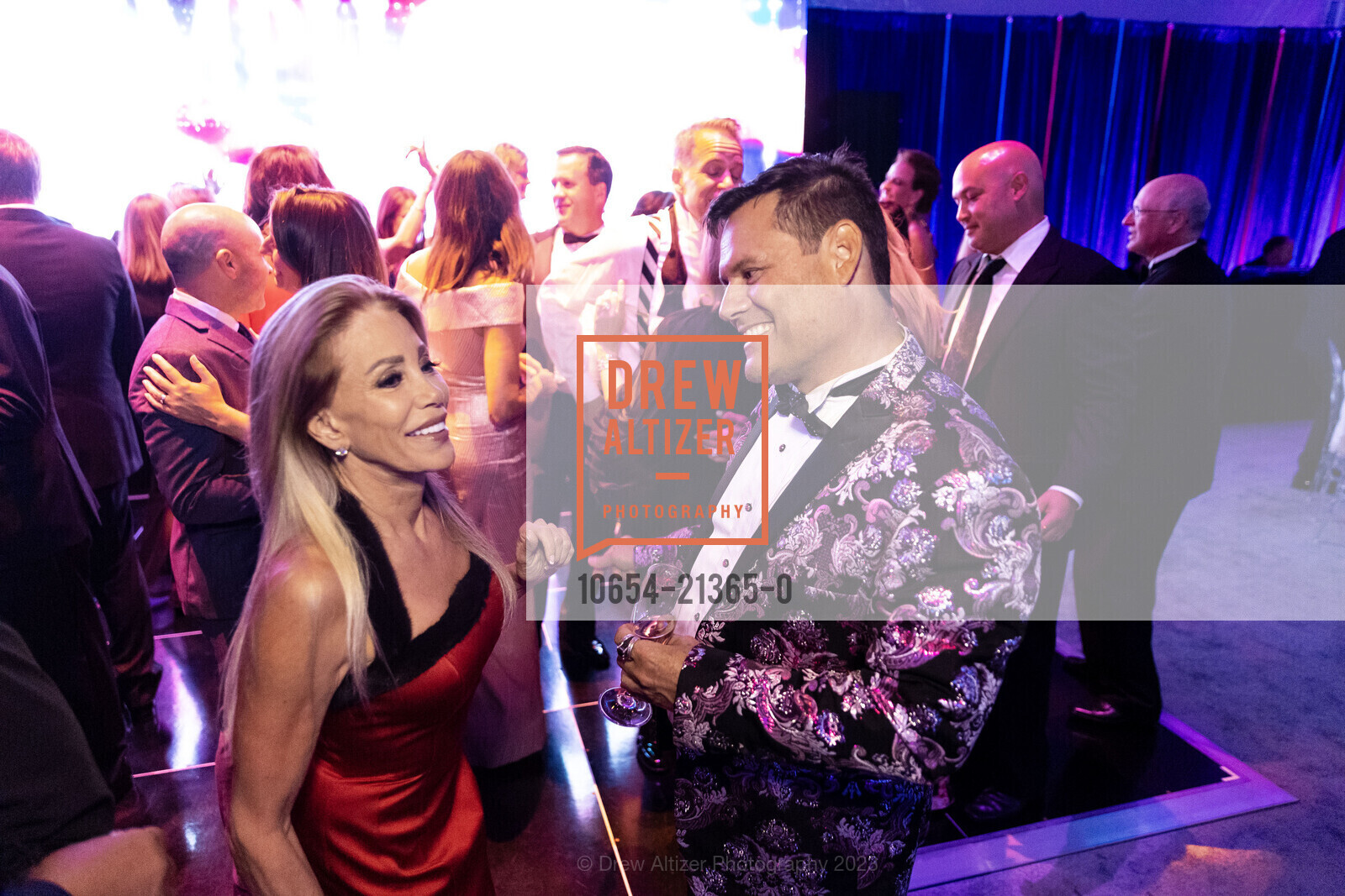 Melodie Pacheco, Mark Calvano, San Francisco Symphony Opening Night Gala, Louise M. Davies Symphony Hall. 201 Van Ness Ave, SF, CA 94102 US, September 22nd, 2023, Photo #10654-21365-0 Melodie Pacheco, Mark Calvano, Photo #10654-21365-0