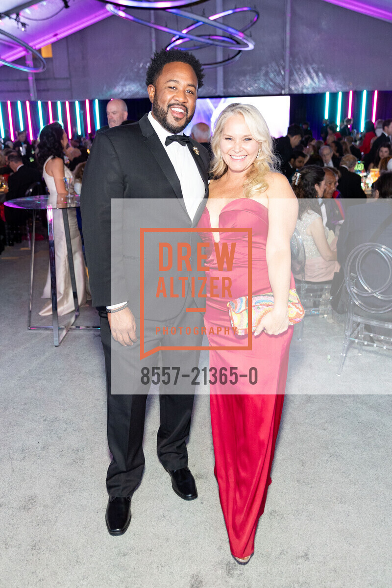 Noel Burgess, Kristen Green-Kutch, San Francisco Symphony Opening Night Gala, Louise M. Davies Symphony Hall. 201 Van Ness Ave, SF, CA 94102 US, September 22nd, 2023, Photo #8557-21365-0 Noel Burgess, Kristen Green-Kutch, Photo #8557-21365-0