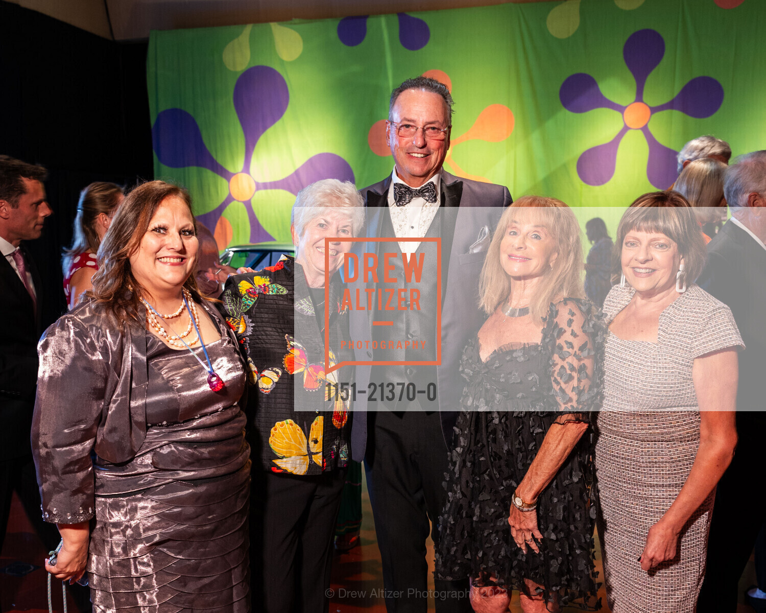Lori Ling, Elaine See, Ray Kaliski, Carla Daro, Kim Wimer, "Stepping Out To Celebrate Life" Gala 2023, Marin Center Exhibit Hall. San Rafael, CA 94903, September 23rd, 2023, Photo #1151-21370-0 Lori Ling, Elaine See, Ray Kaliski, Carla Daro, Kim Wimer, Photo #1151-21370-0